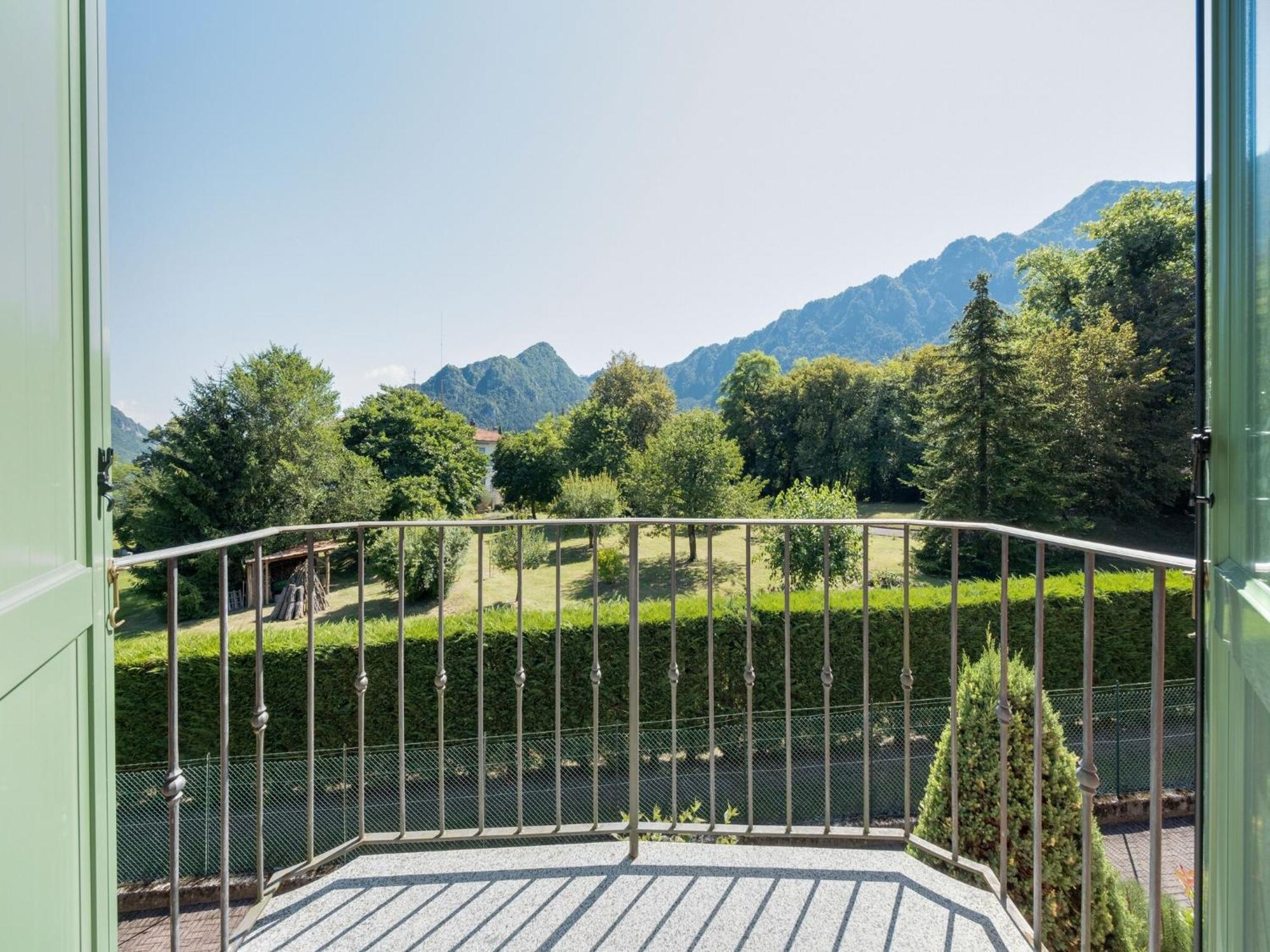 Spacious Apartment In Idro With Shared Pool Crone Exterior foto