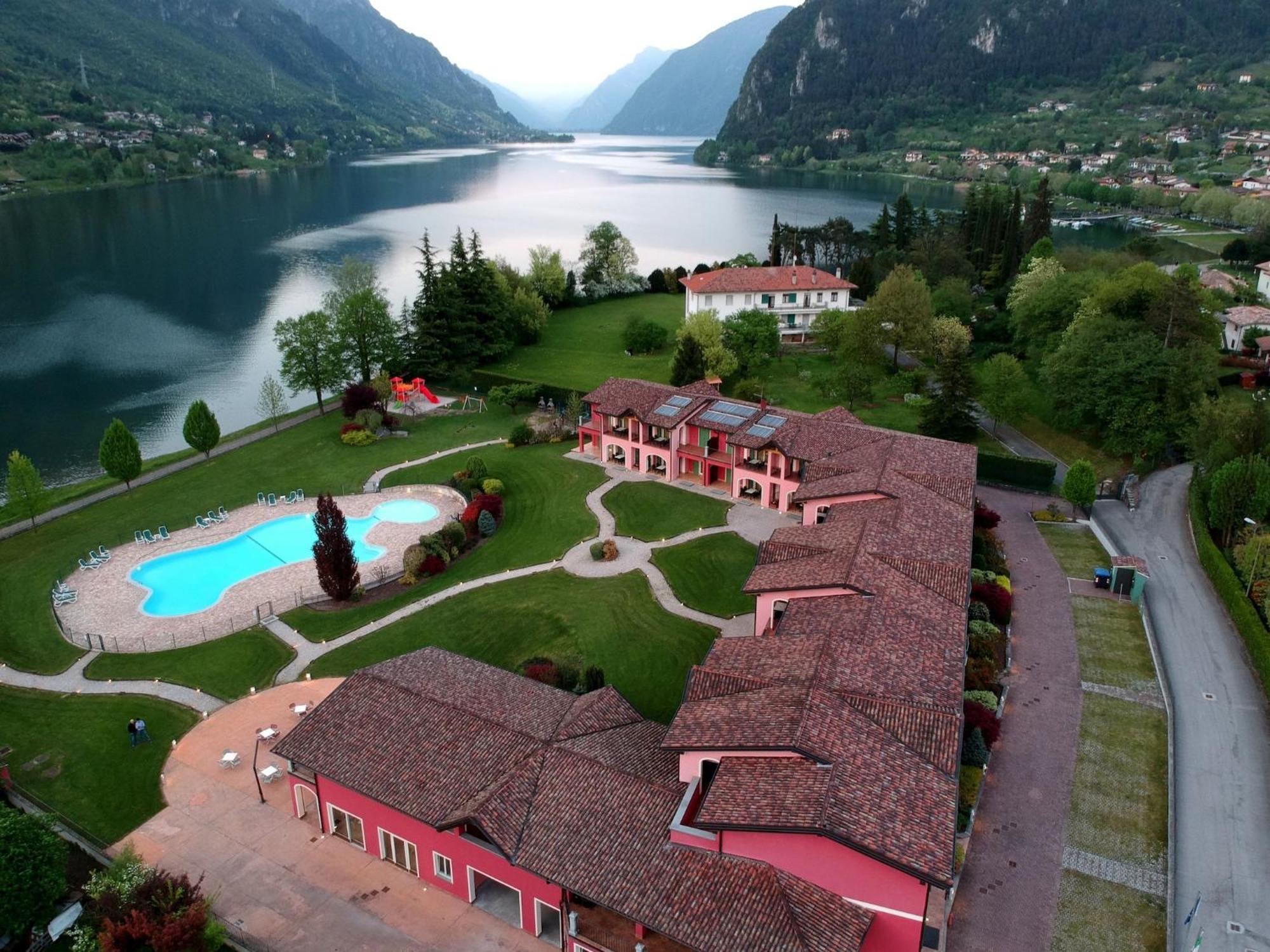 Spacious Apartment In Idro With Shared Pool Crone Exterior foto